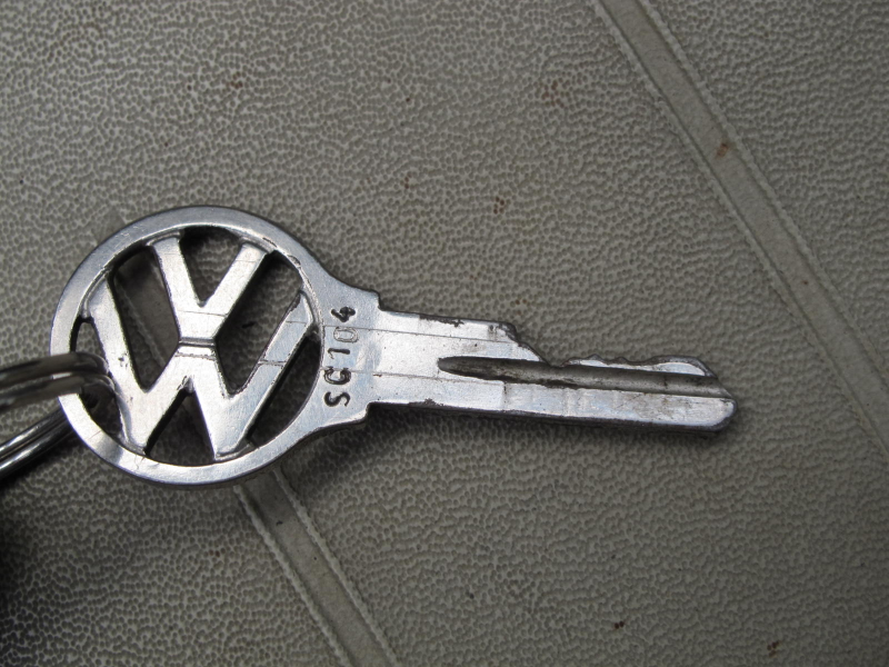 Illustration for article titled The Ten Coolest Car Keys Ever Made